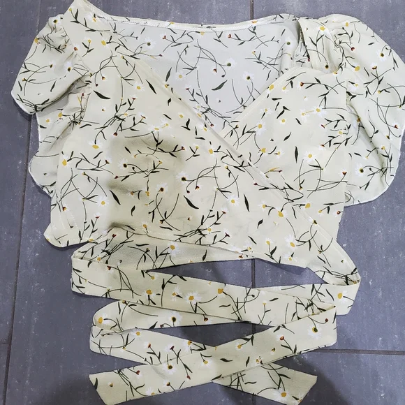 Cross-over top - Picture 2 of 2